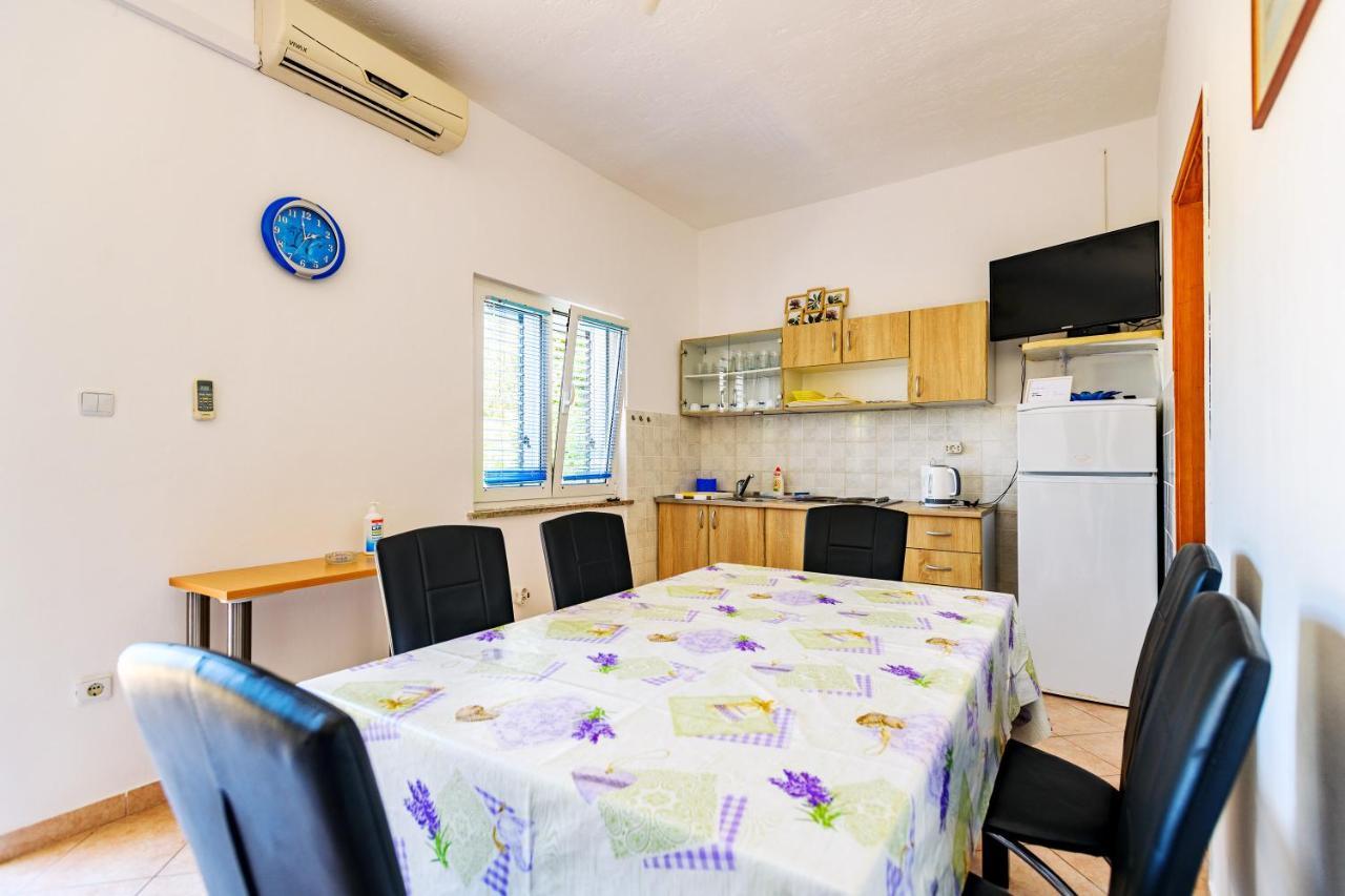 Apartmant Prosika Паг Экстерьер фото